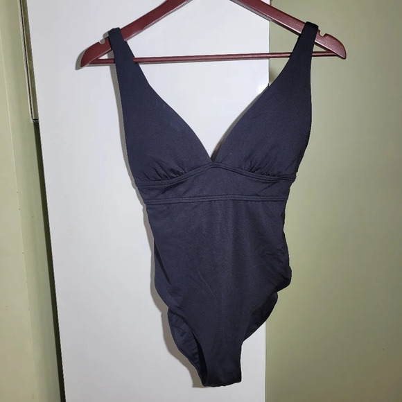 ❤️ 3 for $35 KNIX deep v one piece swimsuit black small - Picture 2 of 8